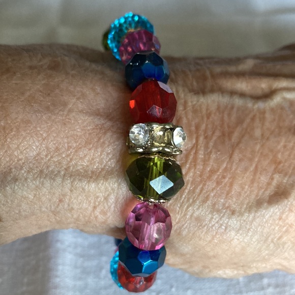 Multicolor glass bead stretch bracelet.  Sz. Lg w/2 1/2-3” opening diameter. $14 - Picture 3 of 3